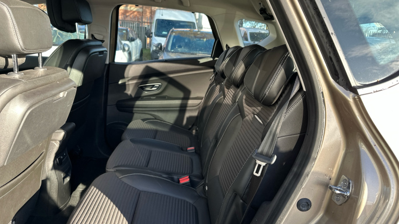 Renault Scenic 1.5 dCi Dynamique Nav 5dr Auto Diesel Estate